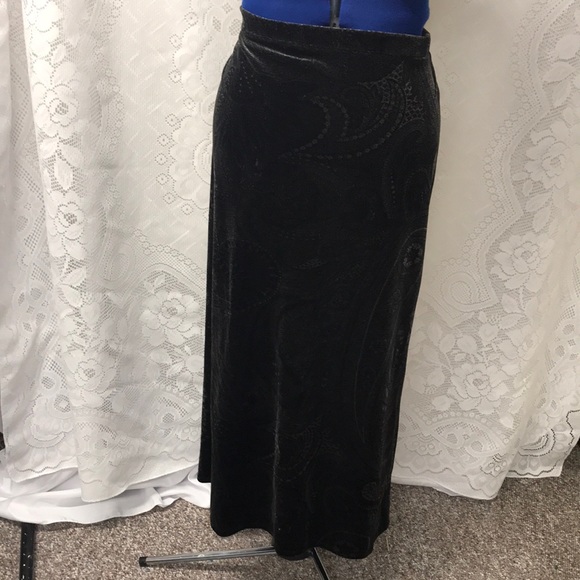 Kathie Lee Beautiful Soft Black Skirt - Picture 2 of 5